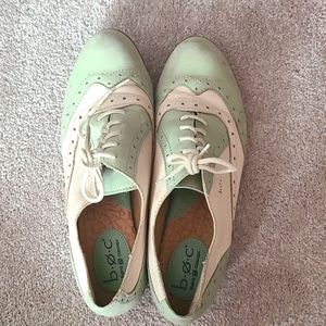 Sweetest mint green saddle shoes size 10 🍏💚
